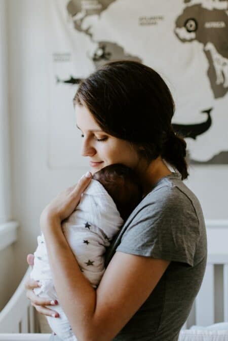 Pourquoi bébé est plus difficile avec maman ?